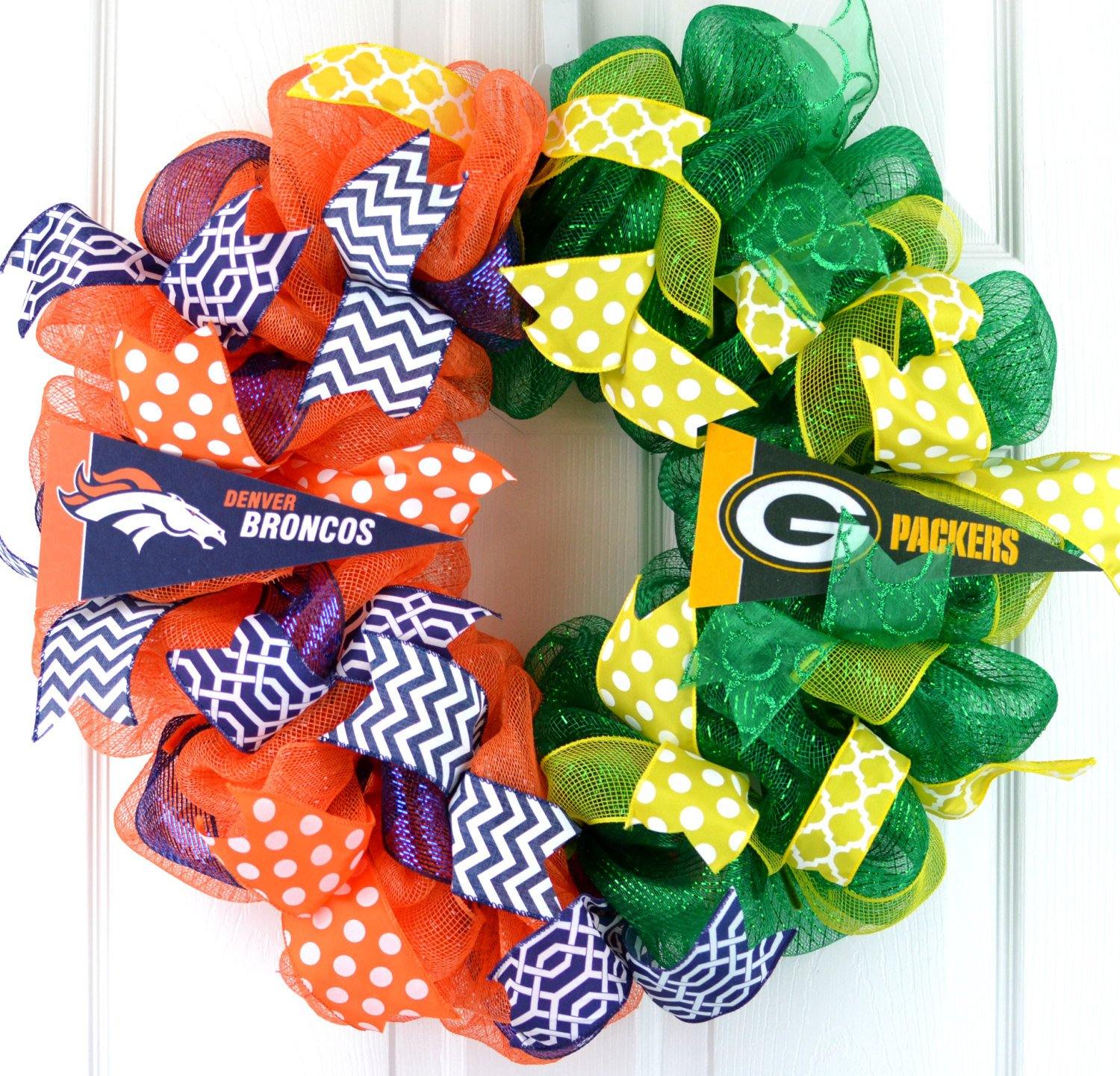 House Divided football wreath - Pink Door Wreaths